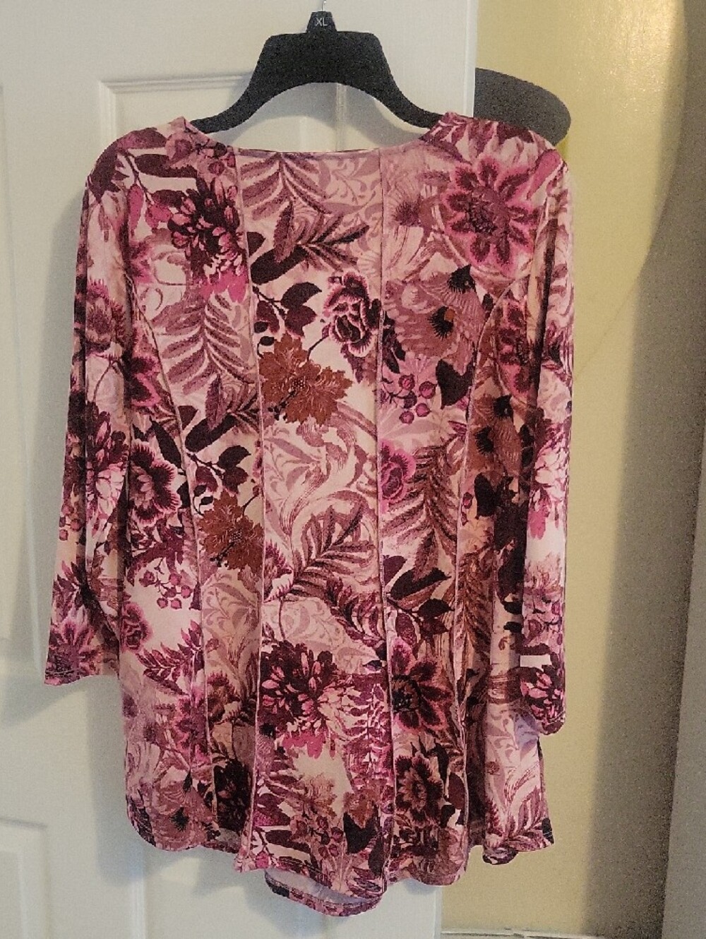 Ava & Grace Sz1X Pink & Burgundy Floral Long-Sleeve Scoop Neck Top - Picture 5 of 5